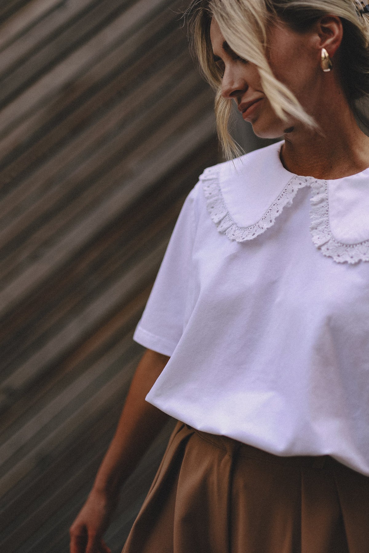 Balti moteriški marškinėliai su nėrinių apykakle - NeckAround