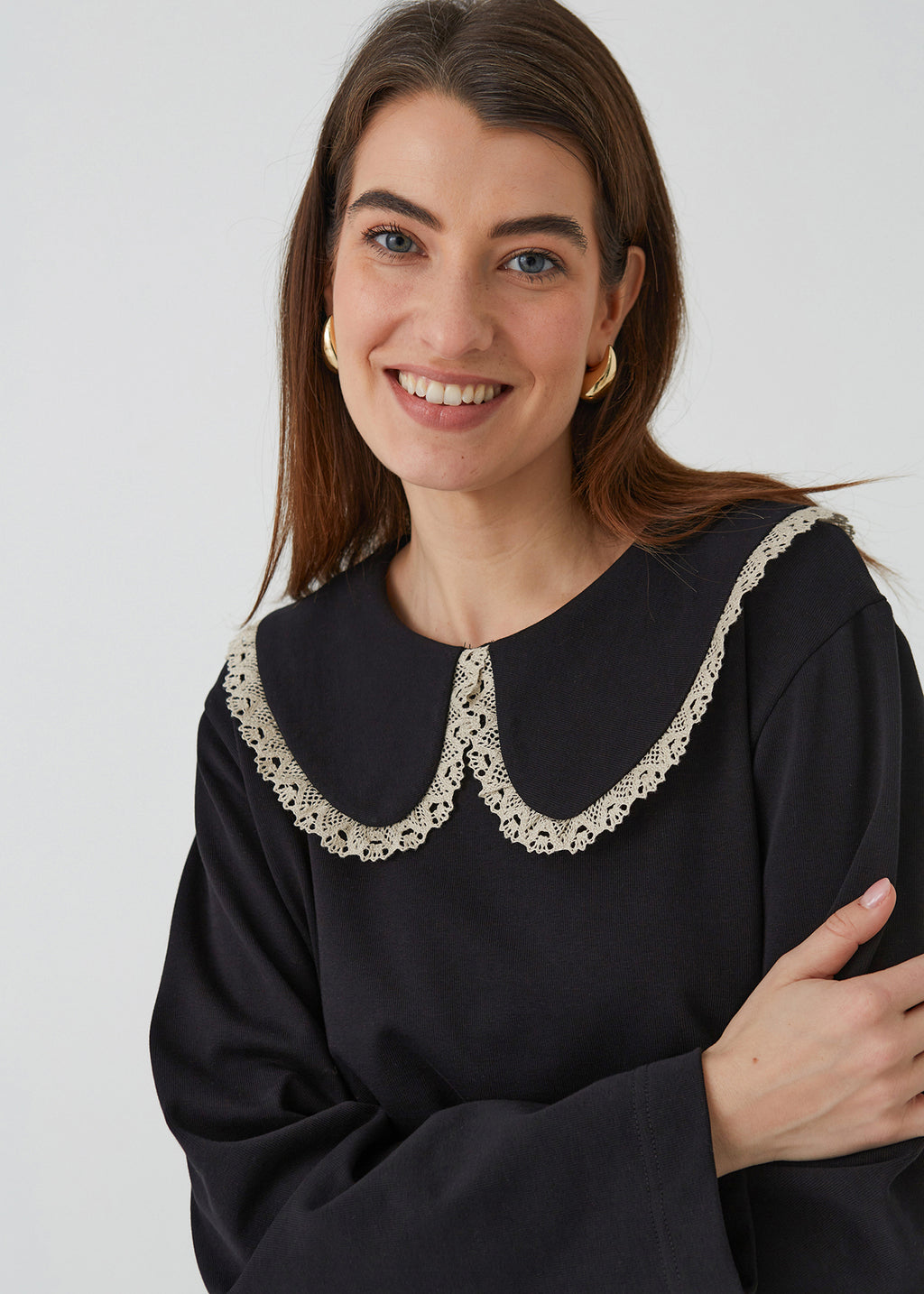 MARŠKINĖLIAI ILGOMIS RANKOVĖMIS SU LININIU NĖRINUKU