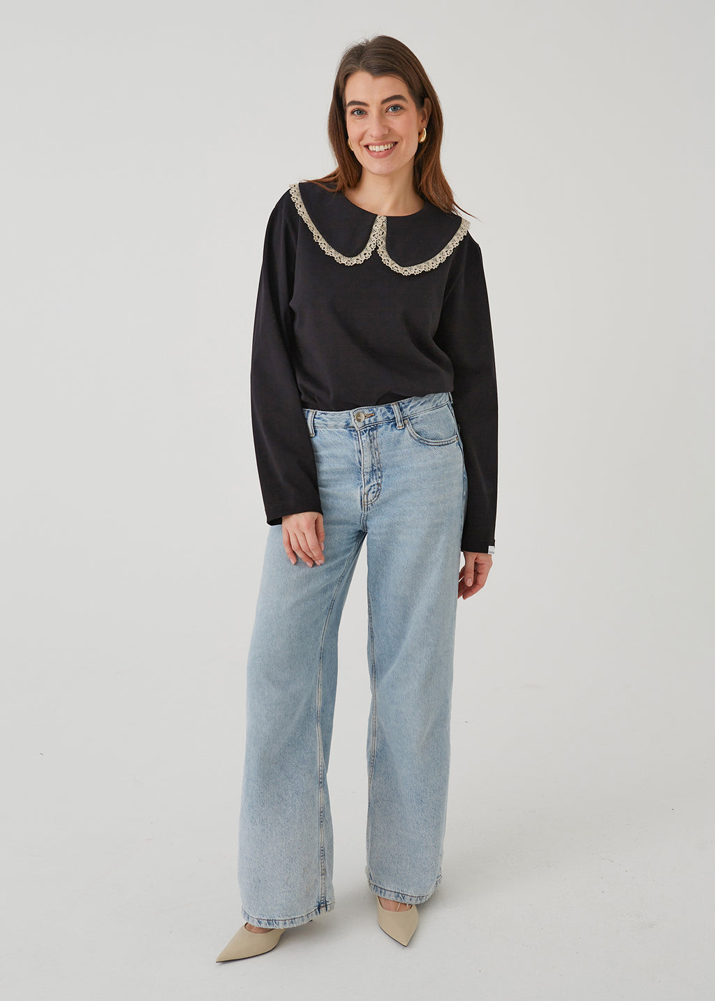 MARŠKINĖLIAI ILGOMIS RANKOVĖMIS SU LININIU NĖRINUKU