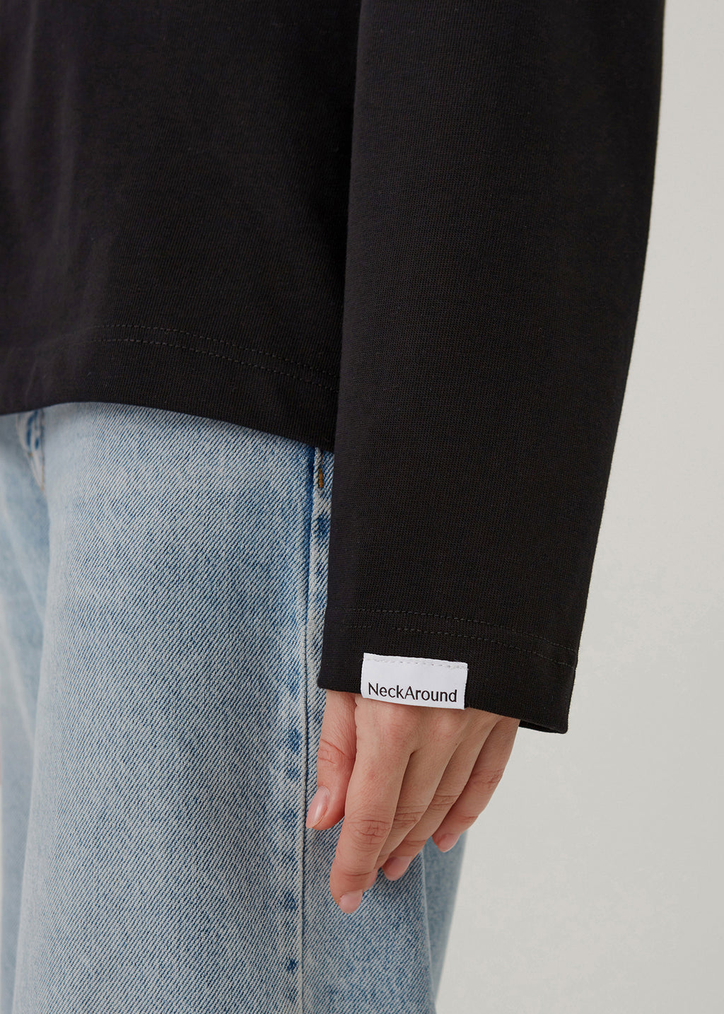 MARŠKINĖLIAI ILGOMIS RANKOVĖMIS SU LININIU NĖRINUKU