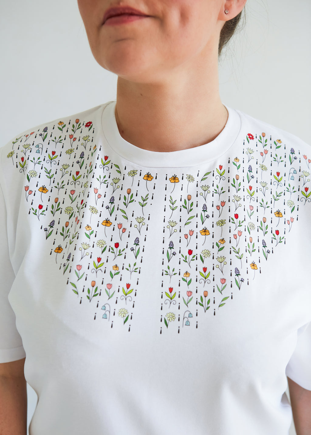 "GĖLIŲ JŪRA", BALTI MARŠKINĖLIAI