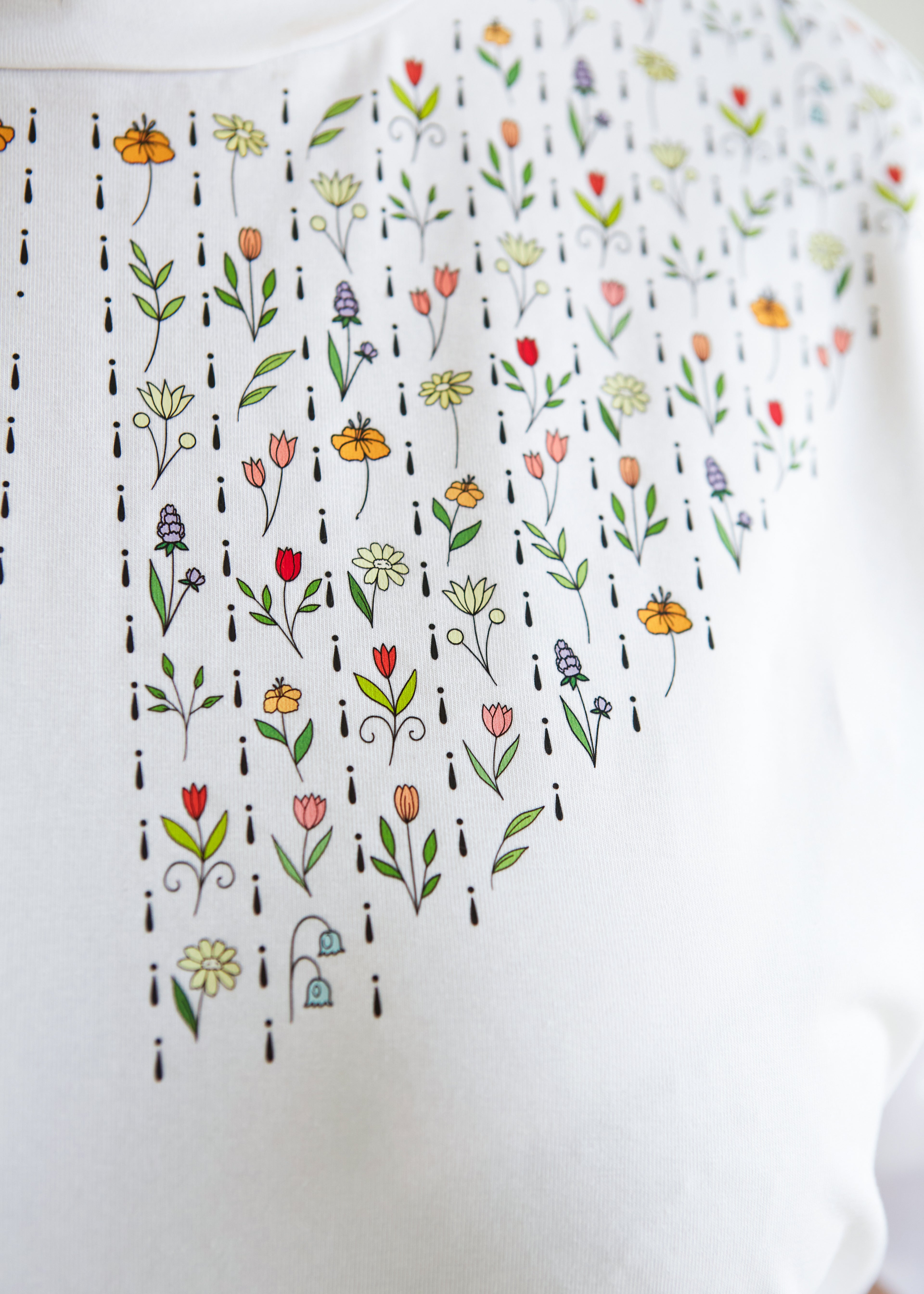 "GĖLIŲ JŪRA", BALTI MARŠKINĖLIAI