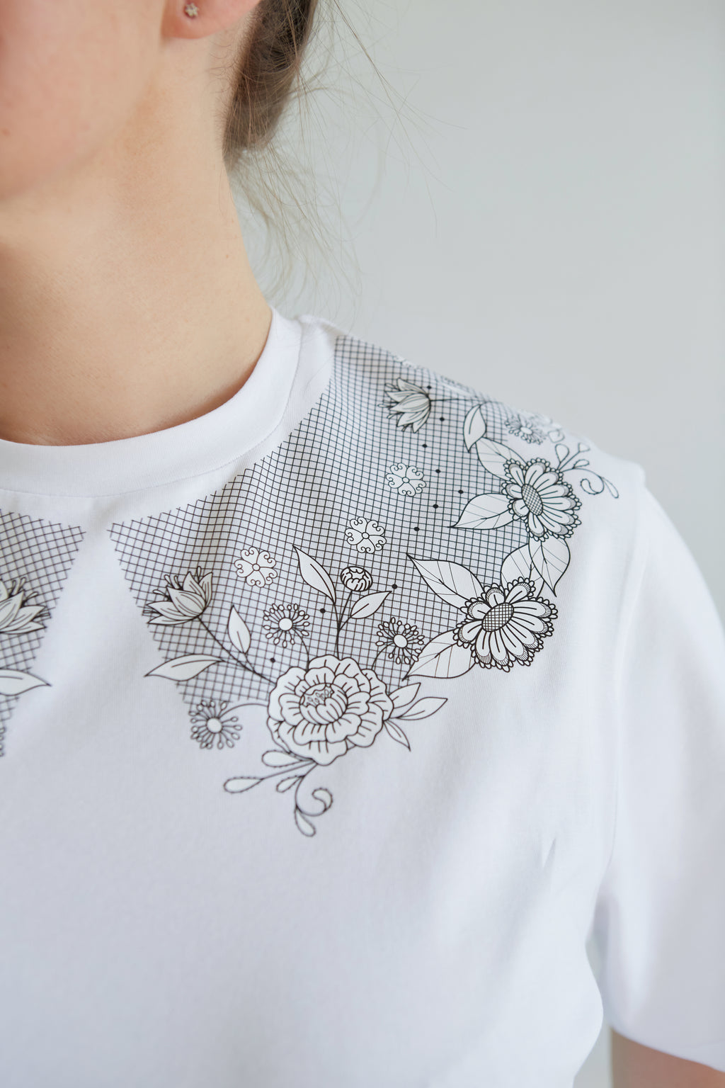 "SIUVINĖJIMAS", BALTI MARŠKINĖLIAI