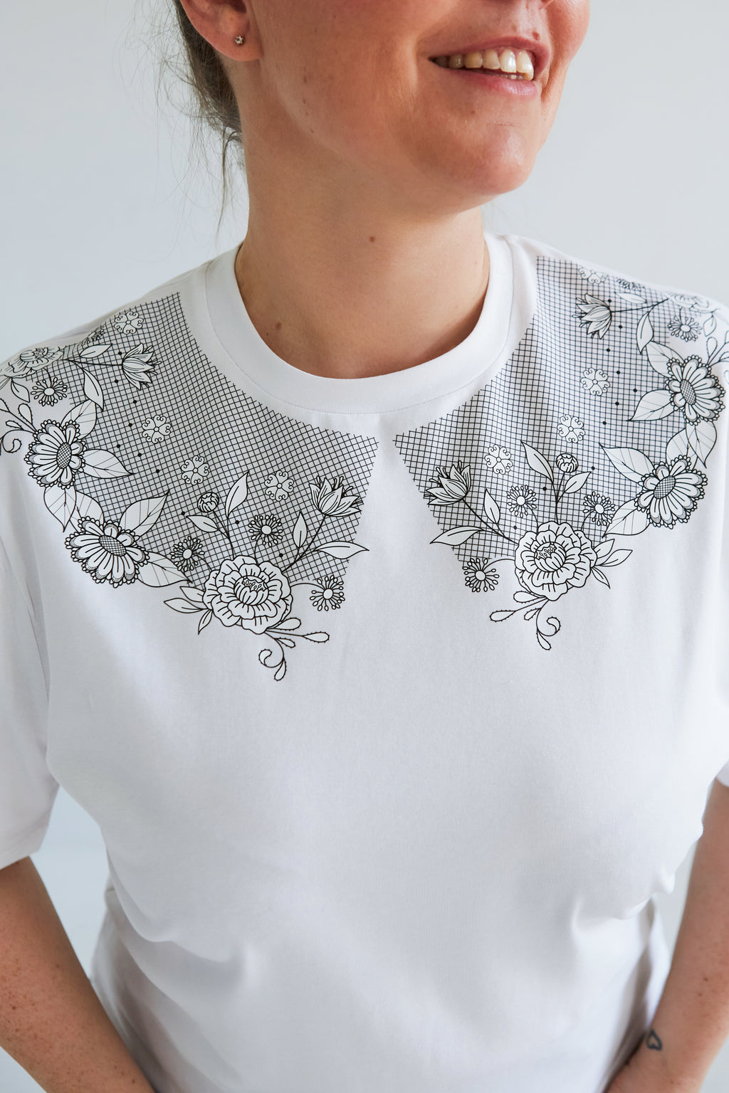 "SIUVINĖJIMAS", BALTI MARŠKINĖLIAI