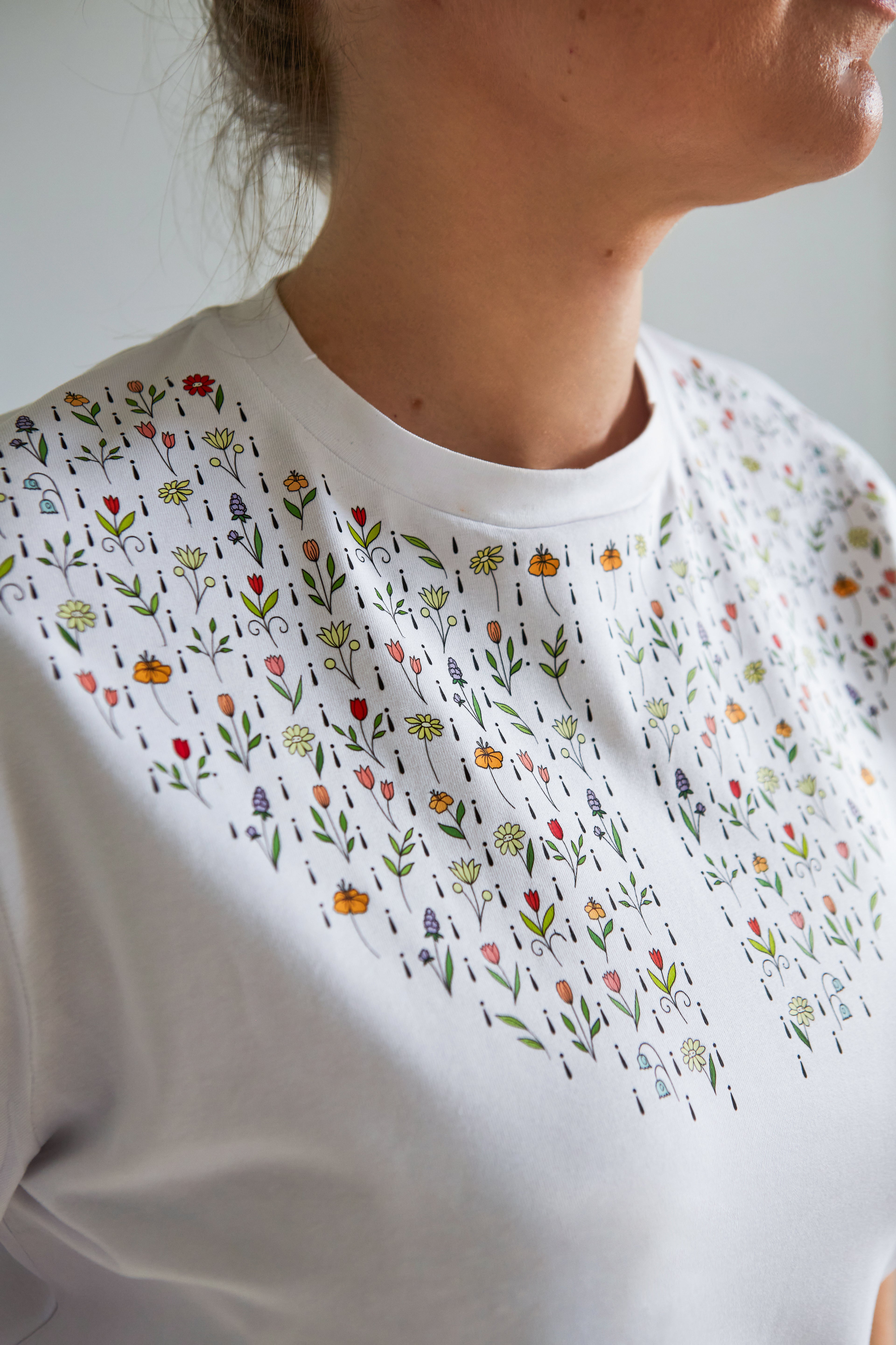 "GĖLIŲ JŪRA", BALTI MARŠKINĖLIAI