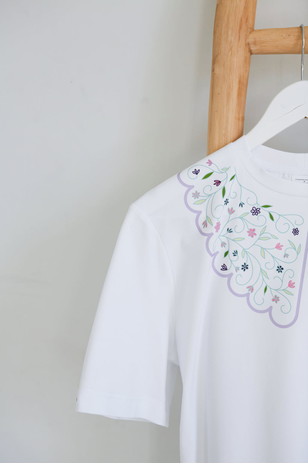 "GĖLĖTA", BALTI MARŠKINĖLIAI