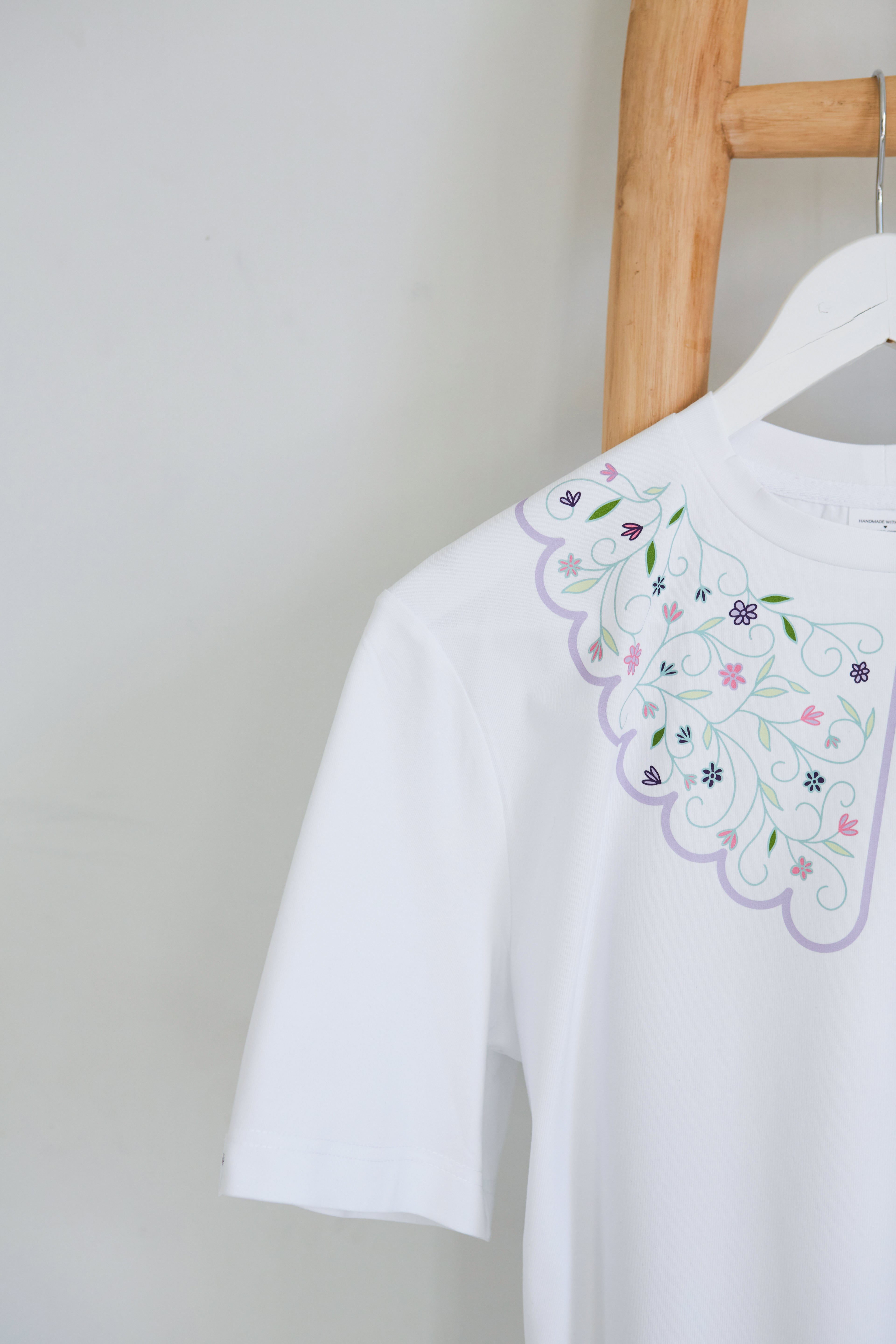 "GĖLĖTA", BALTI MARŠKINĖLIAI