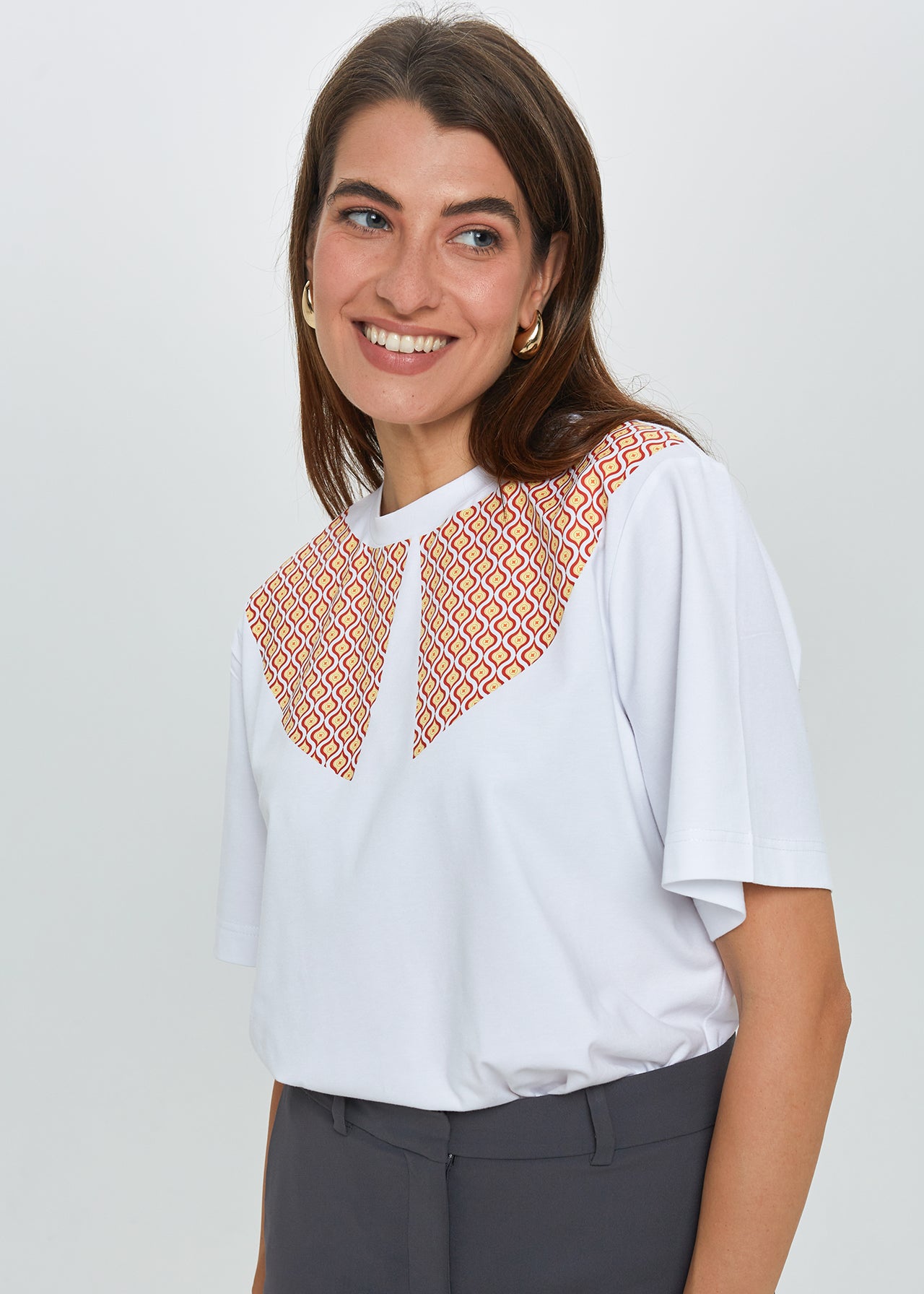 "70-ŲJŲ STILIUS 2", BALTI MARŠKINĖLIAI