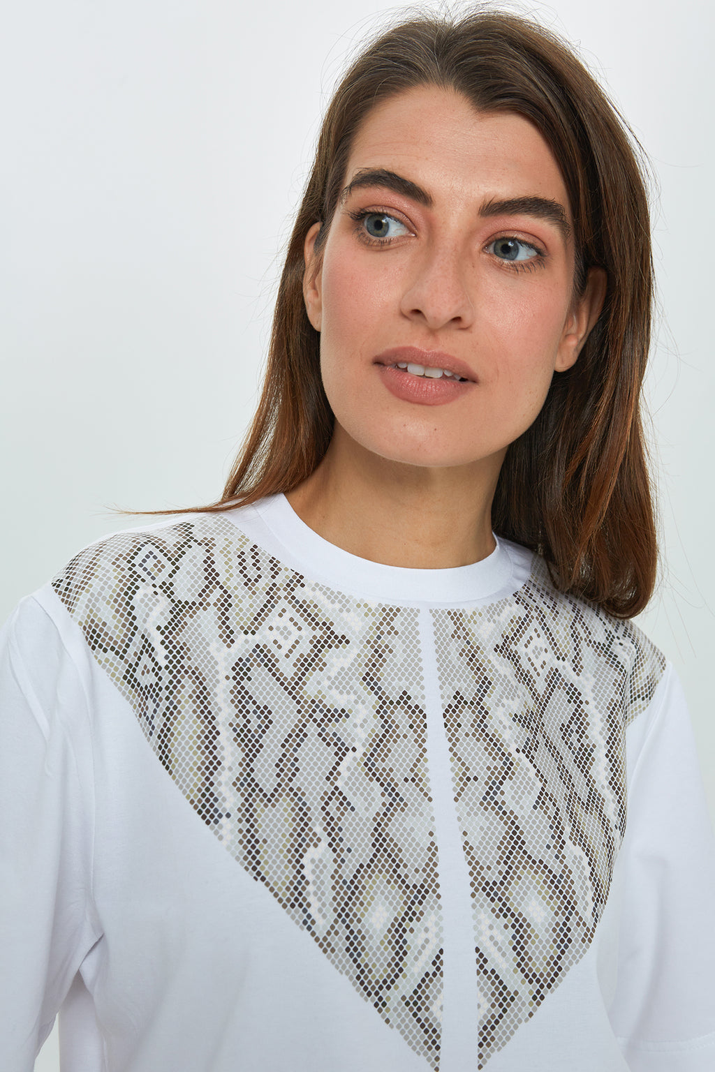 "GYVATĖ", BALTI MARŠKINĖLIAI