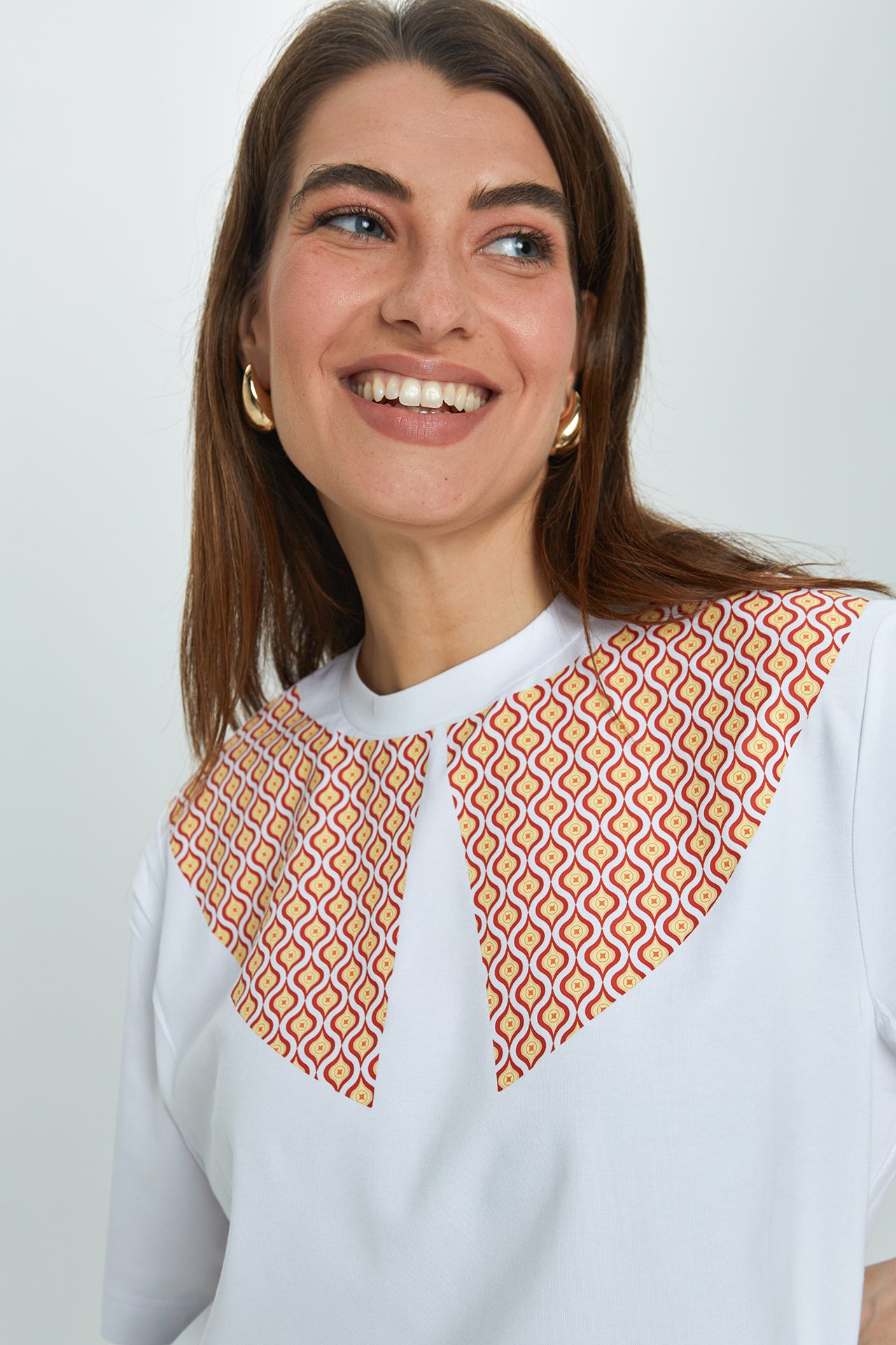 "70-ŲJŲ STILIUS 2", BALTI MARŠKINĖLIAI