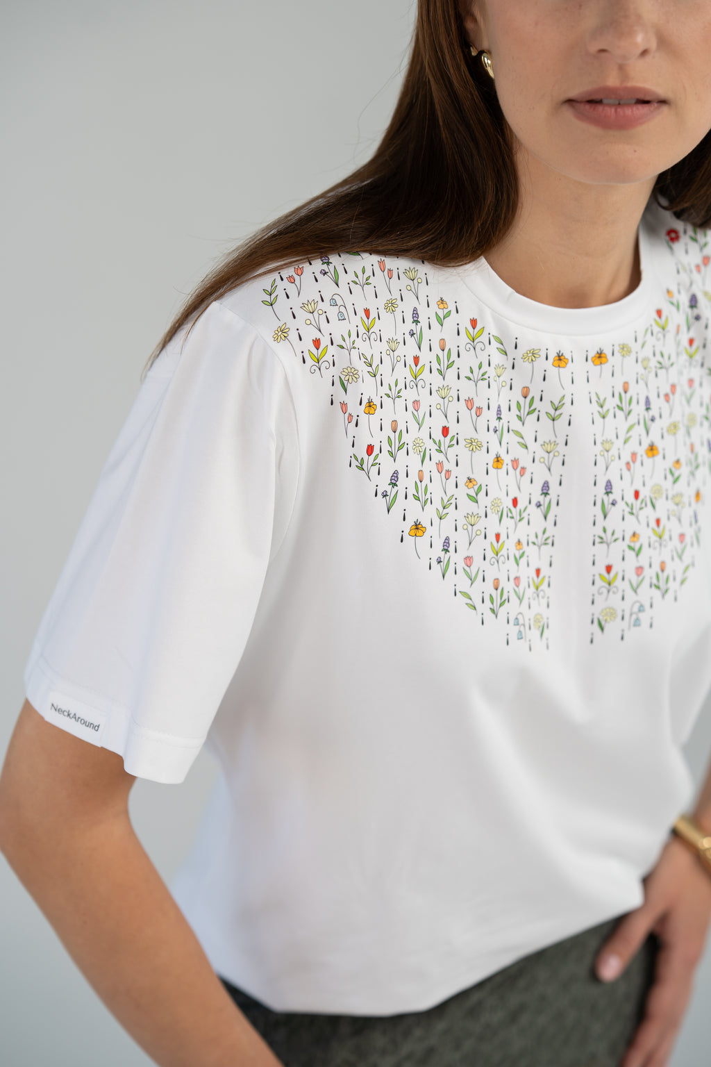 "GĖLIŲ JŪRA", BALTI MARŠKINĖLIAI