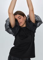 "PŪSTOS RANKOVĖS", JUODI MARŠKINĖLIAI