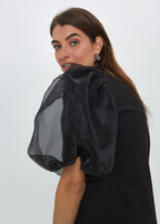 "PŪSTOS RANKOVĖS", JUODI MARŠKINĖLIAI