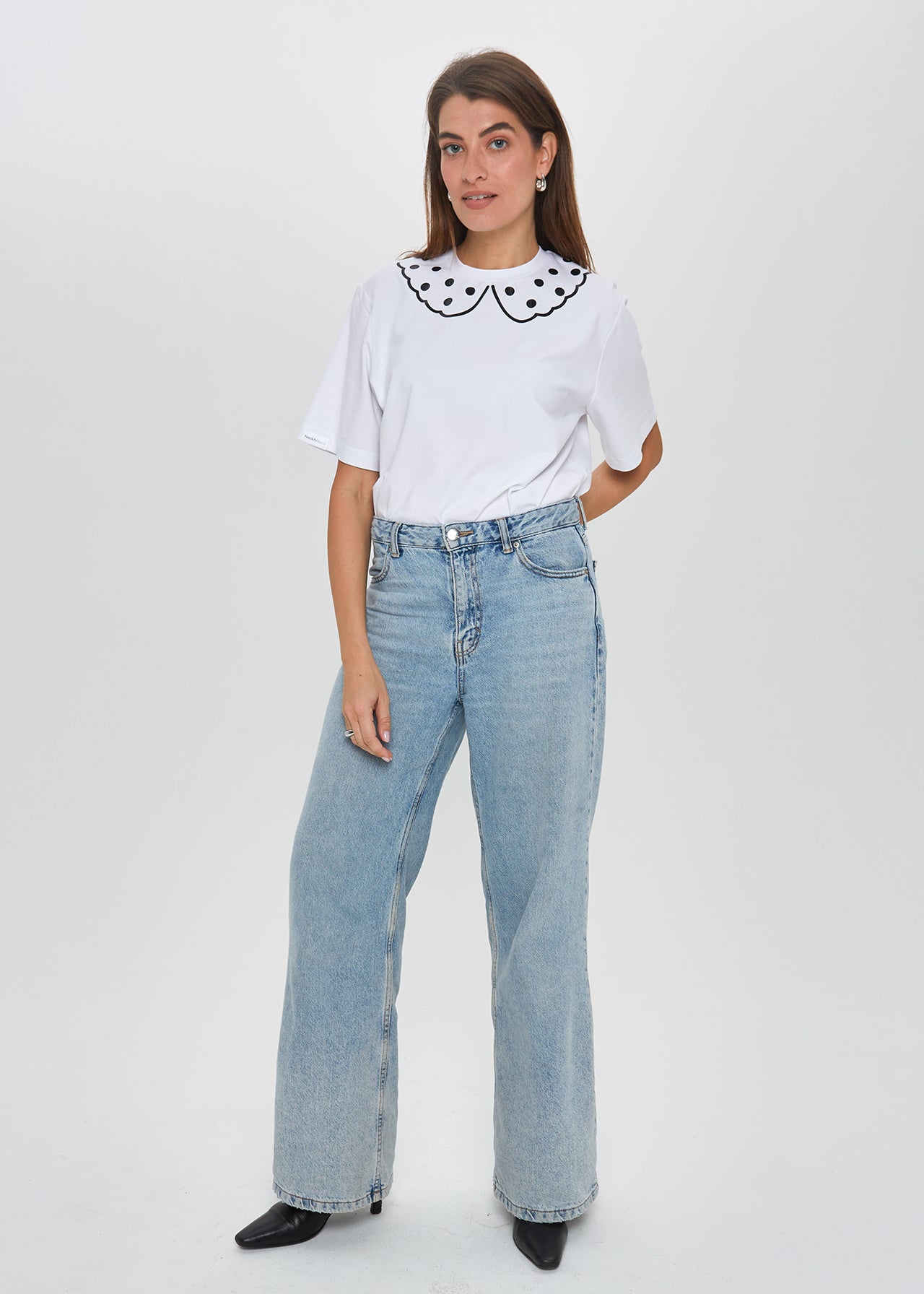 "TAŠKELIAI", BALTI MARŠKINĖLIAI