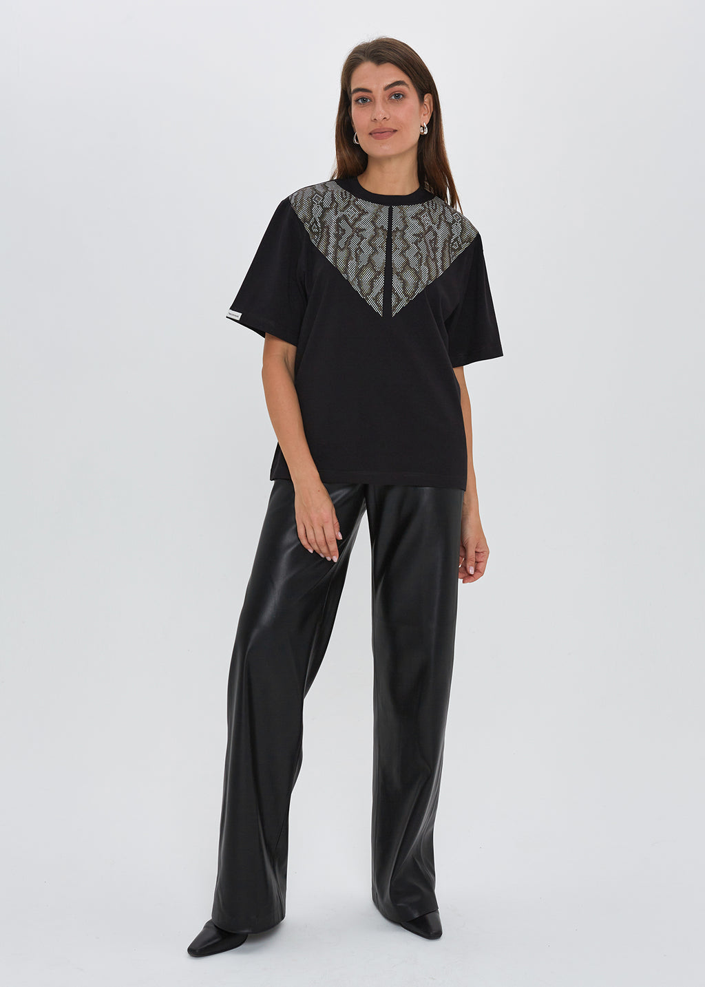 "GYVATĖ", JUODI MARŠKINĖLIAI