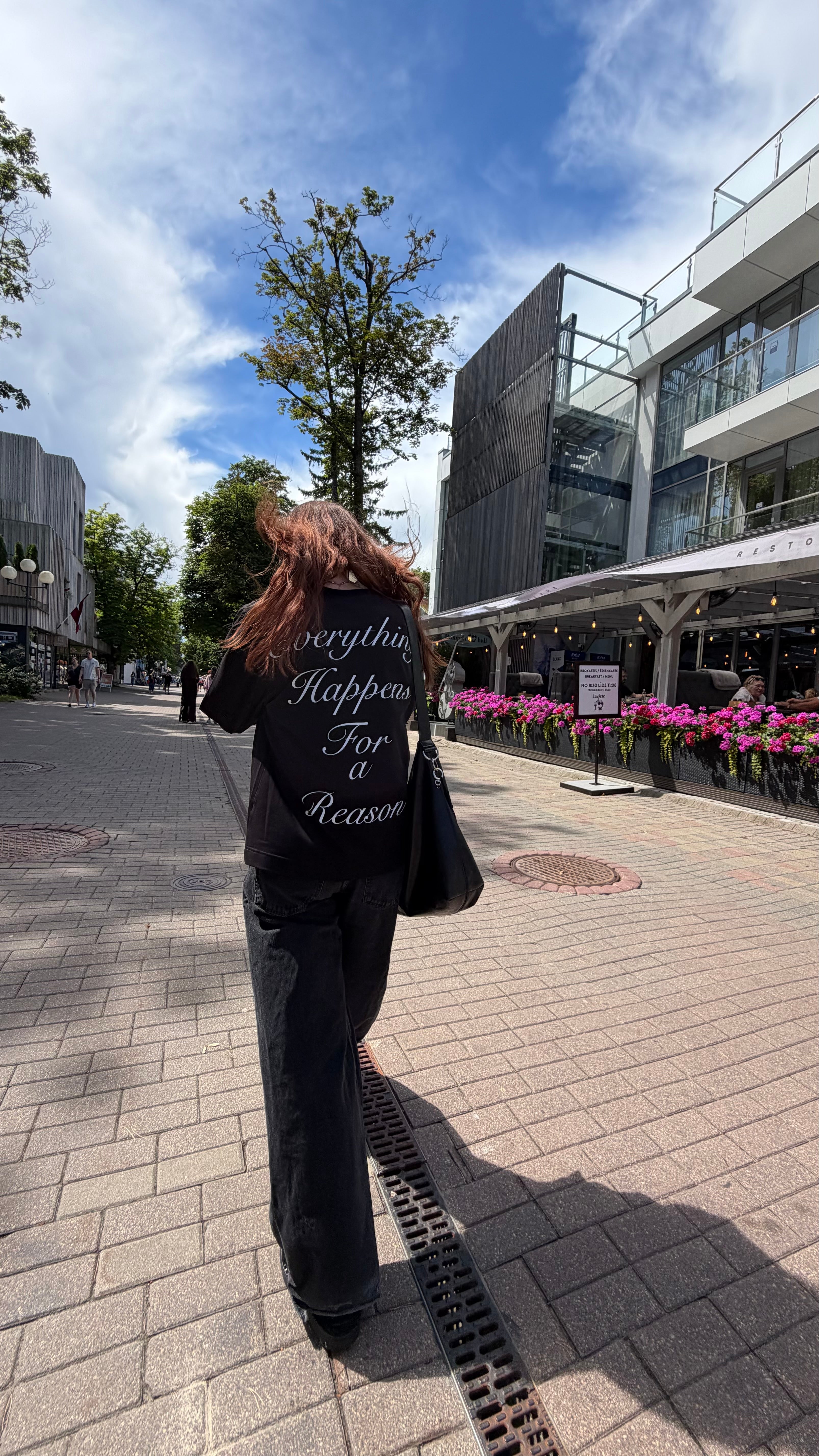 BLACK WOMEN'S LONG-SLEEVED T-SHIRT WITH A COLLAR
