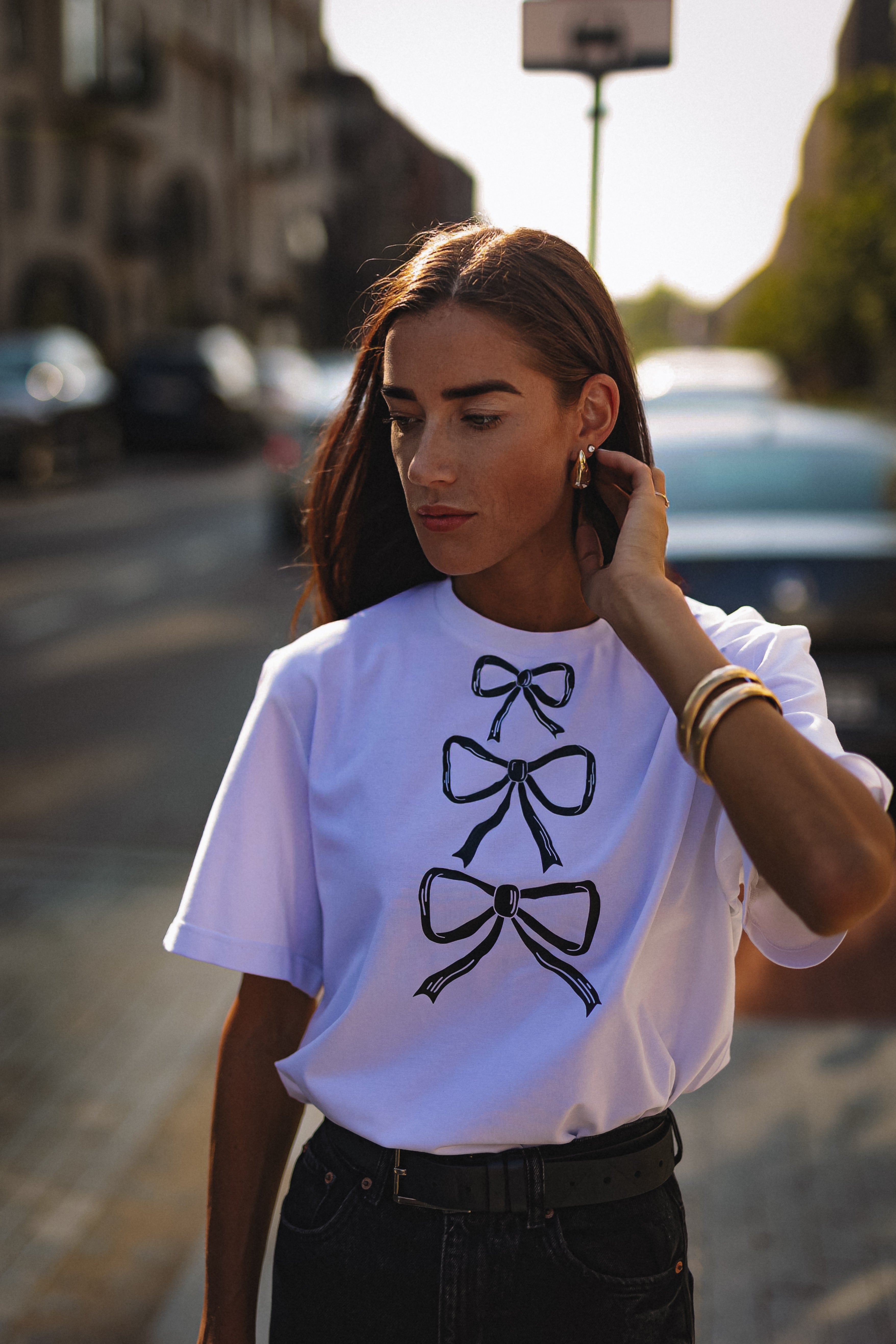 "TRYS KASPINAI", BALTI MARŠKINĖLIAI