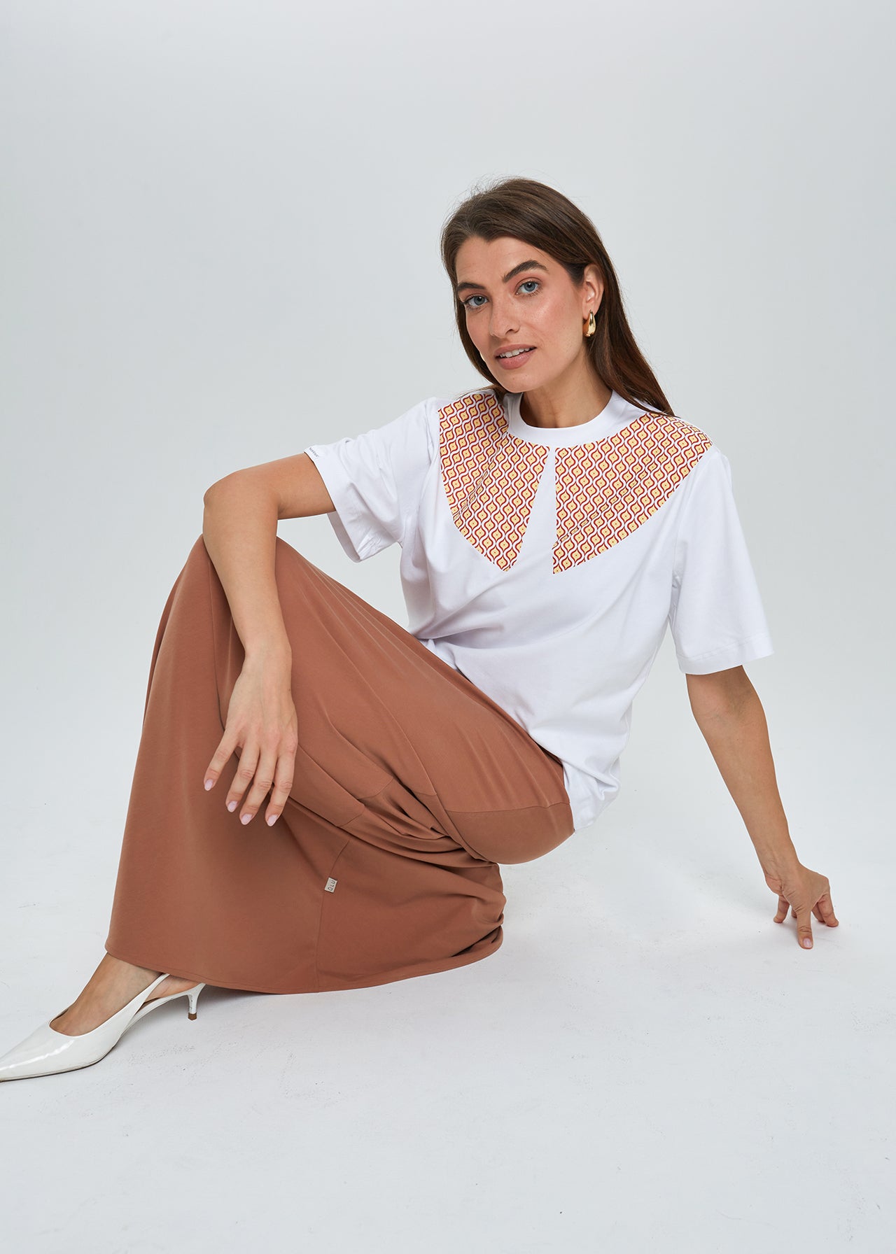 "70-ŲJŲ STILIUS 2", BALTI MARŠKINĖLIAI