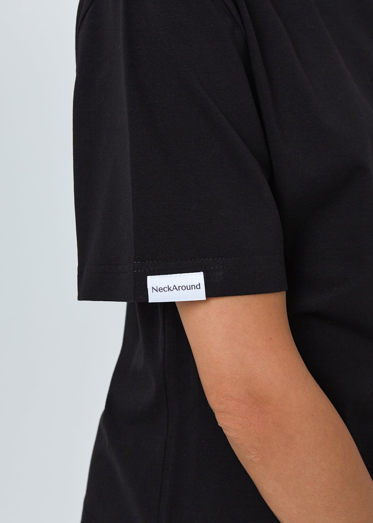 "GYVATĖ", JUODI MARŠKINĖLIAI