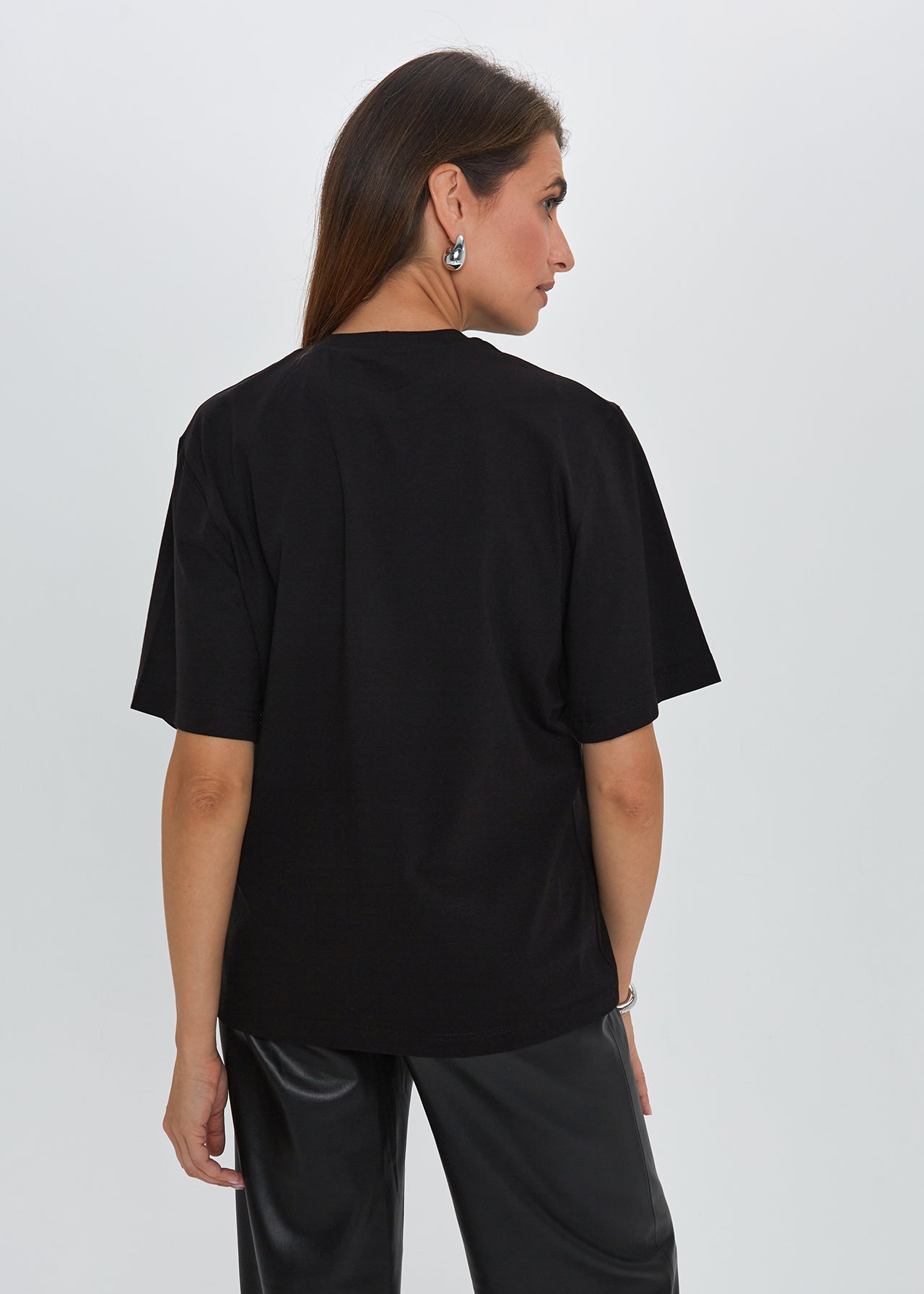 "GYVATĖ", JUODI MARŠKINĖLIAI