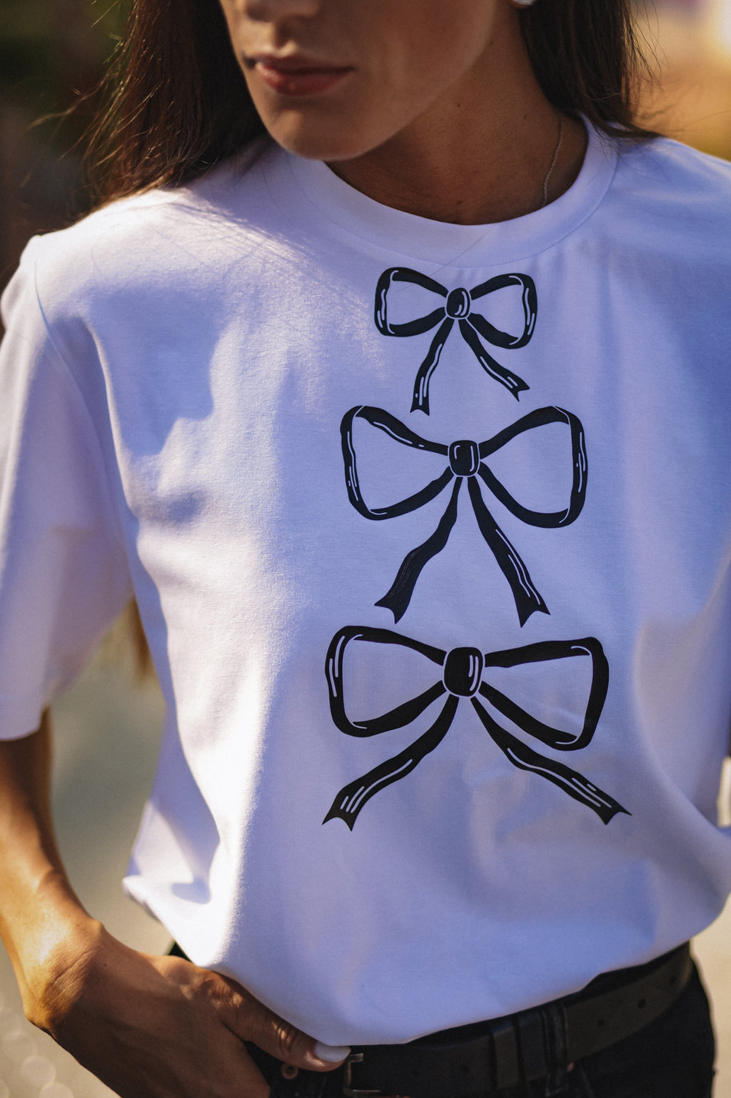 "TRYS KASPINAI", BALTI MARŠKINĖLIAI