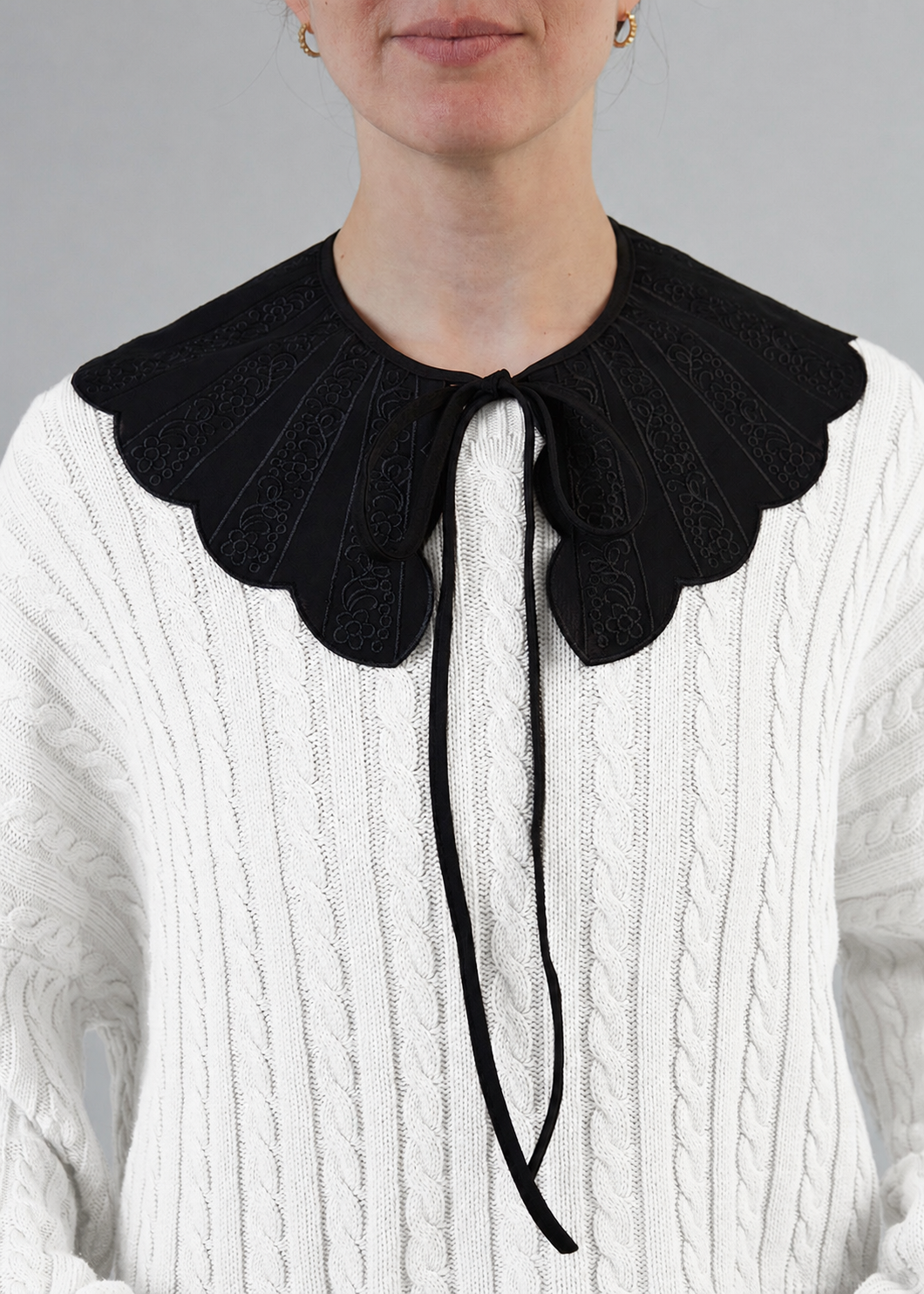 PATTERNED COLLAR