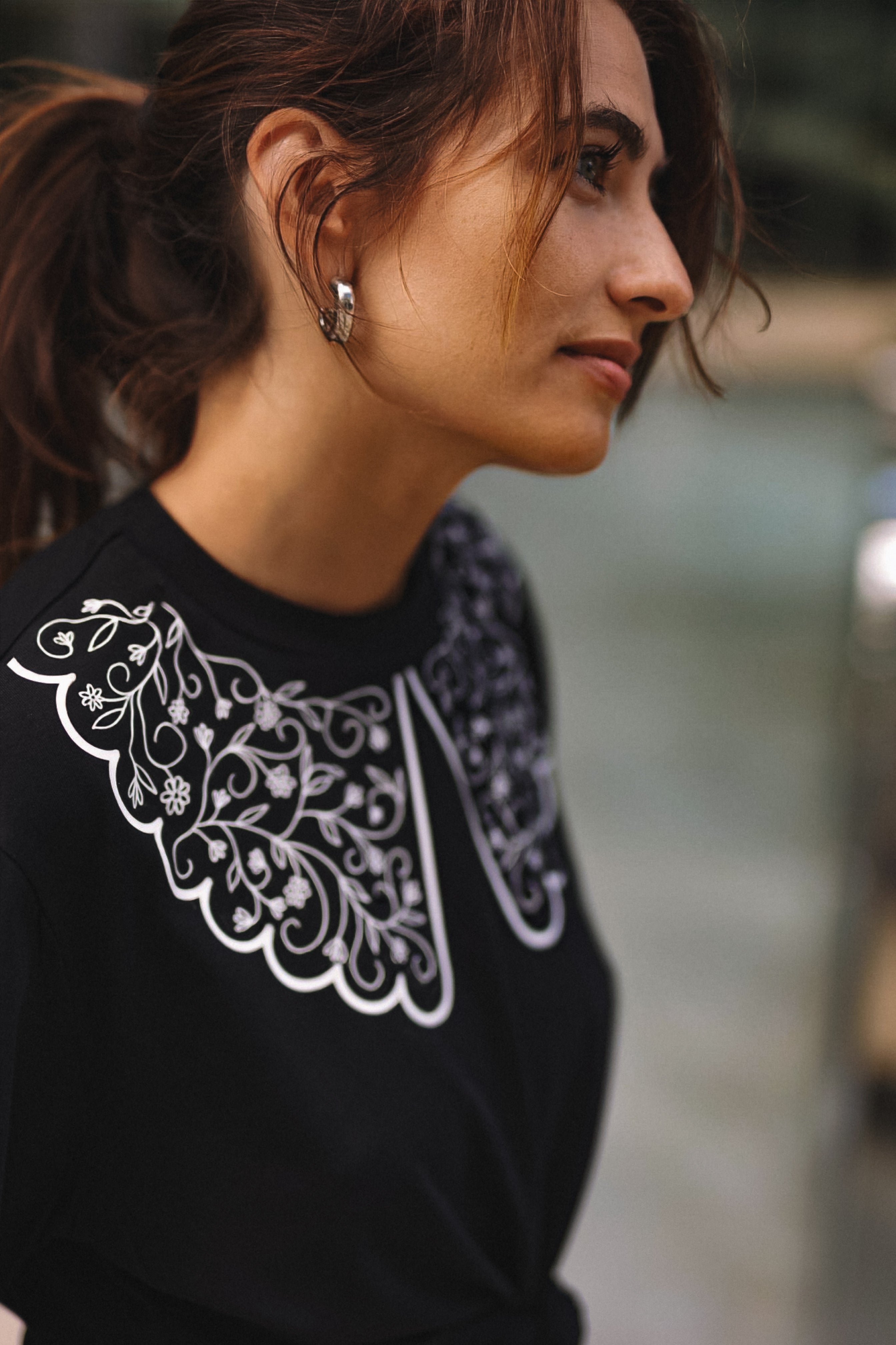 "ETHNO GĖLĖS", JUODI MARŠKINĖLIAI