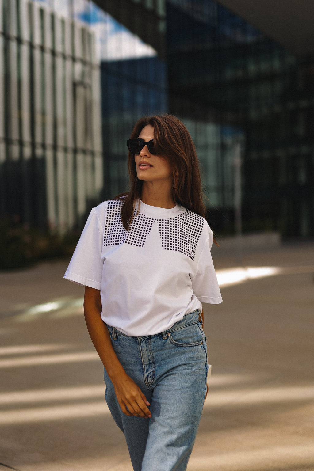 "KVADRATUKAI", BALTI MARŠKINĖLIAI