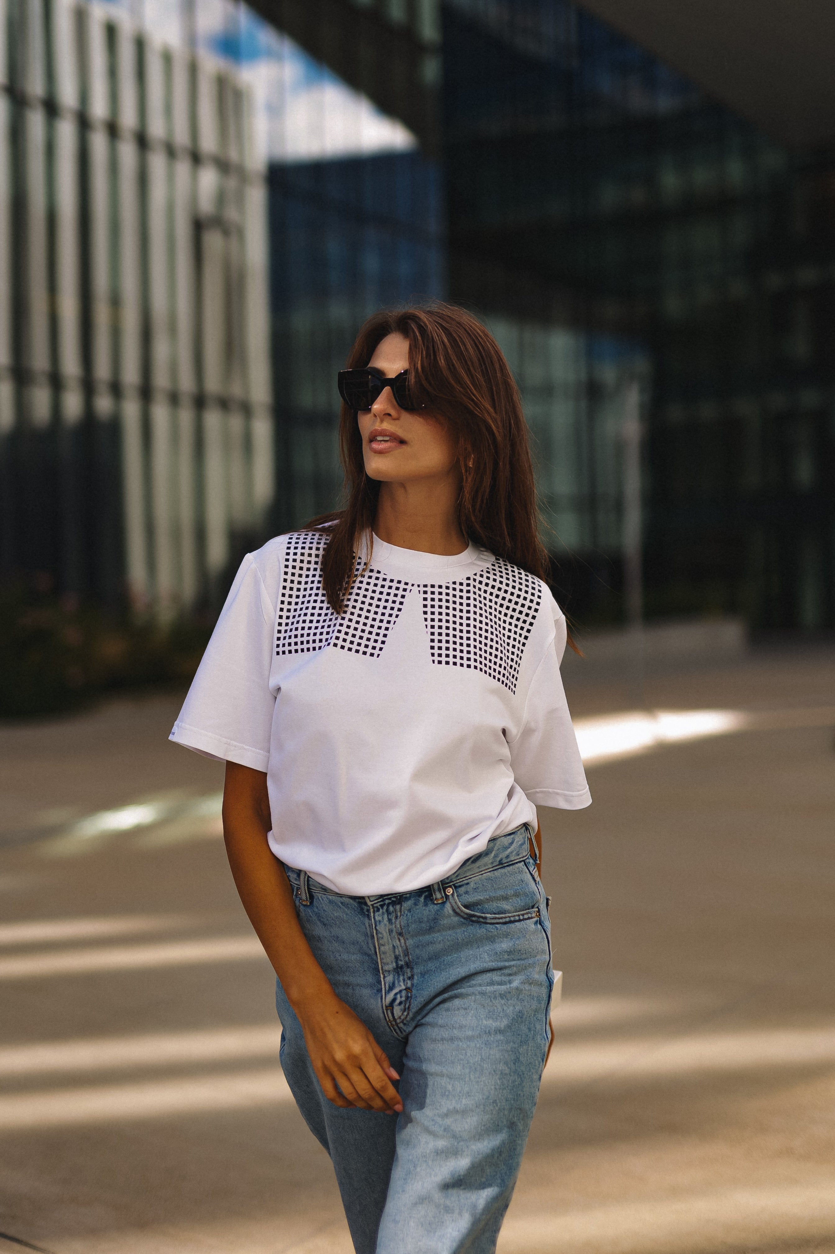 "KVADRATUKAI", BALTI MARŠKINĖLIAI