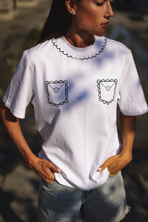 "POCKETS", WHITE T-SHIRT
