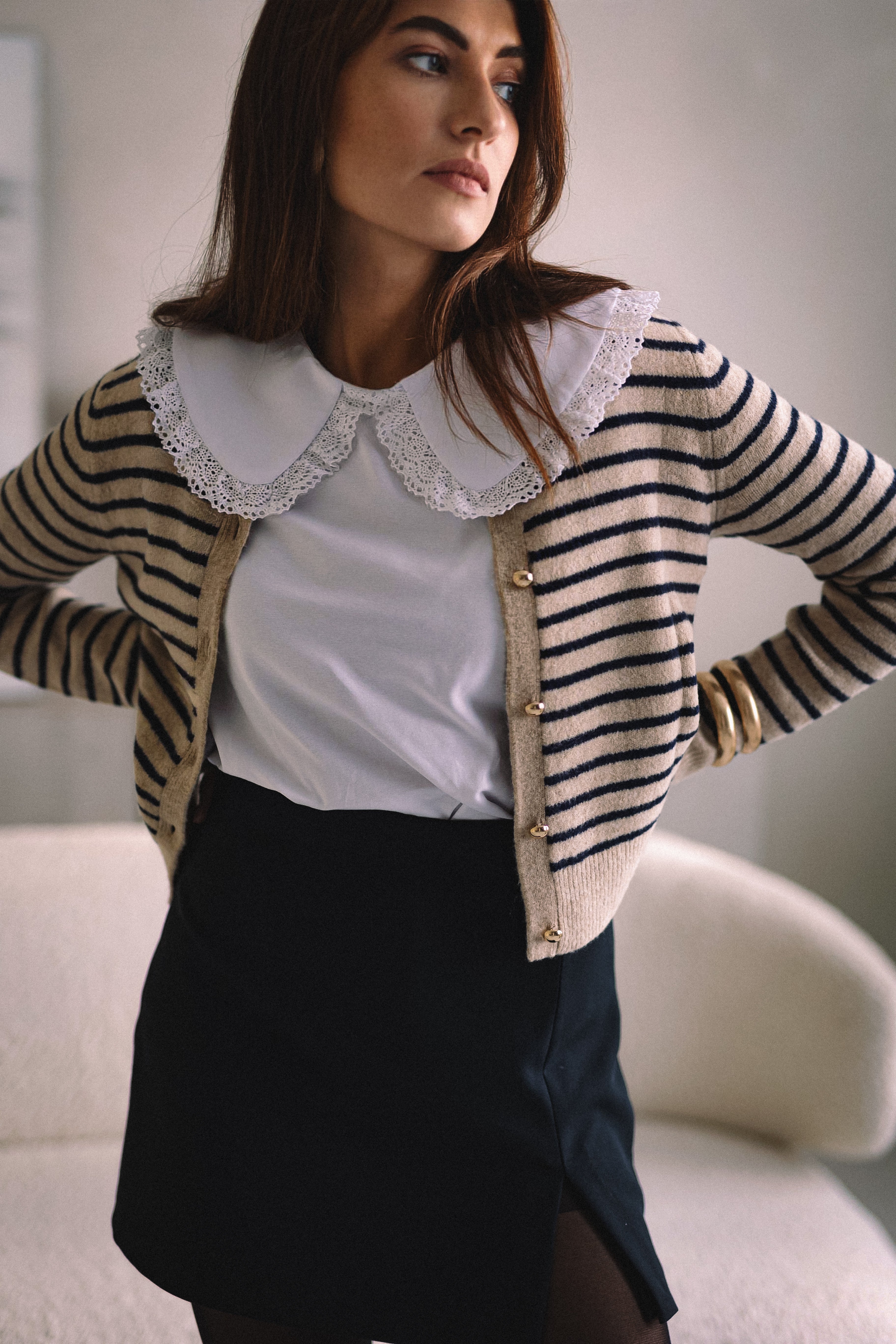 "VINTAŽINIAI", BALTI MARŠKINĖLIAI SU APYKAKLE