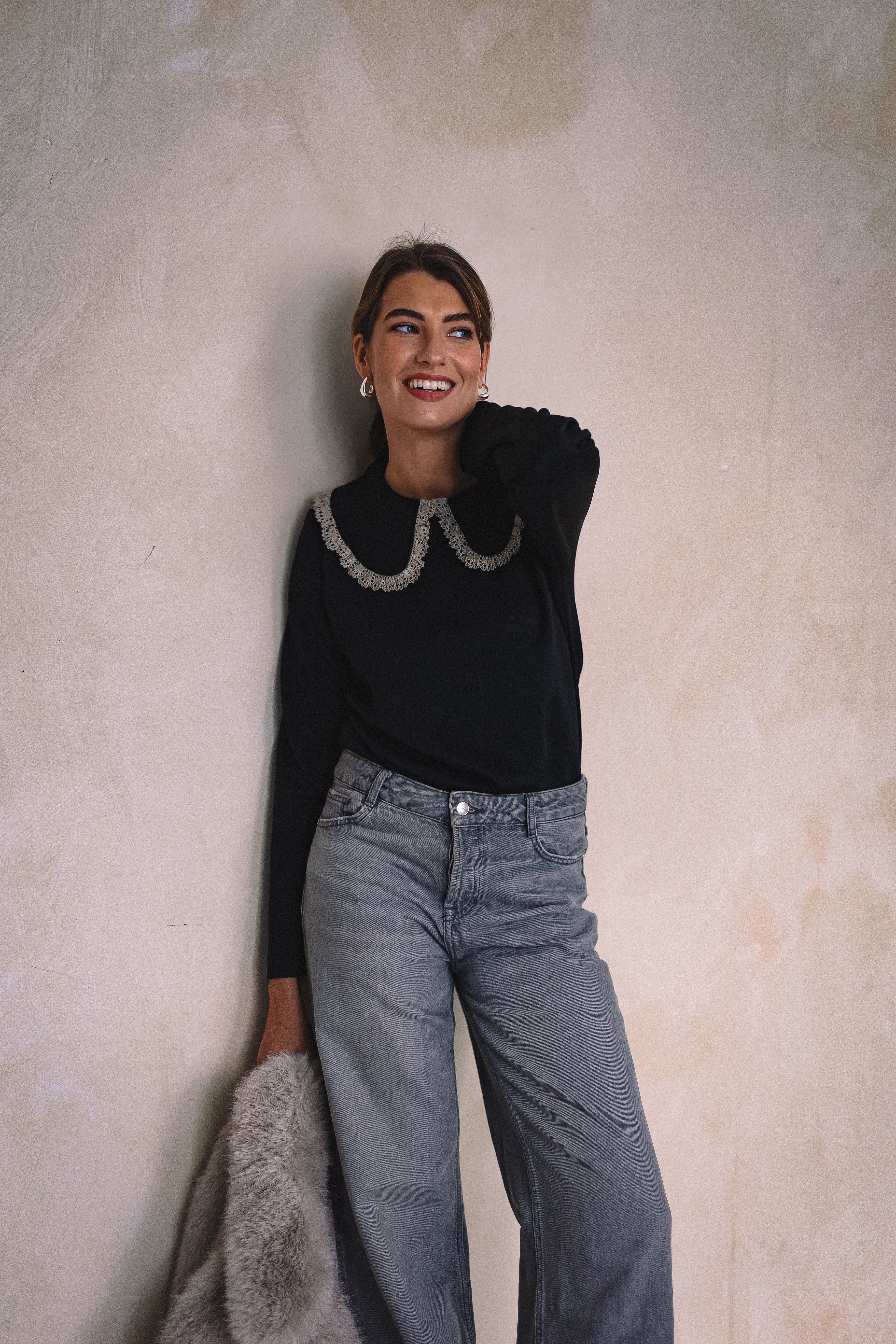 MARŠKINĖLIAI ILGOMIS RANKOVĖMIS