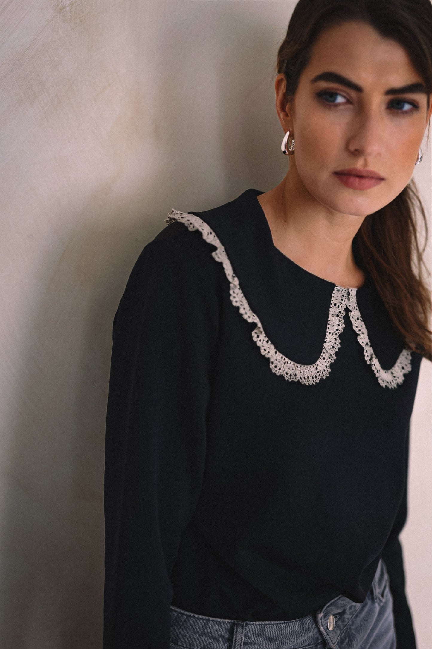 Sleeved Vintage Lace Collar