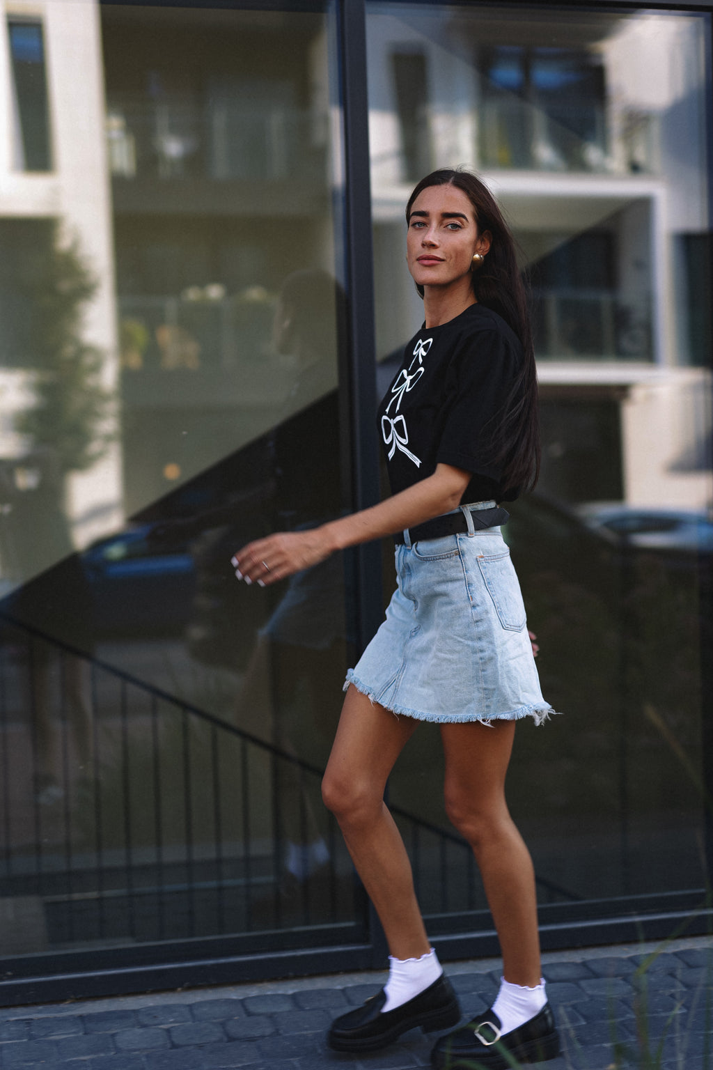 "TRYS KASPINAI", JUODI MARŠKINĖLIAI