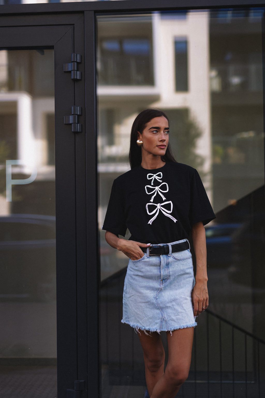 "TRYS KASPINAI", JUODI MARŠKINĖLIAI