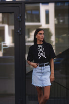 "TRYS KASPINAI", JUODI MARŠKINĖLIAI