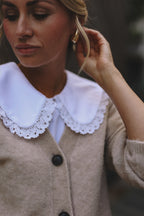 "VINTAŽINIAI", BALTI MARŠKINĖLIAI SU APYKAKLE