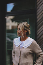 "VINTAŽINIAI", BALTI MARŠKINĖLIAI SU APYKAKLE