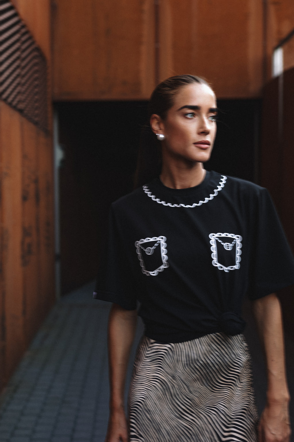 "KIŠENĖS", JUODI MARŠKINĖLIAI