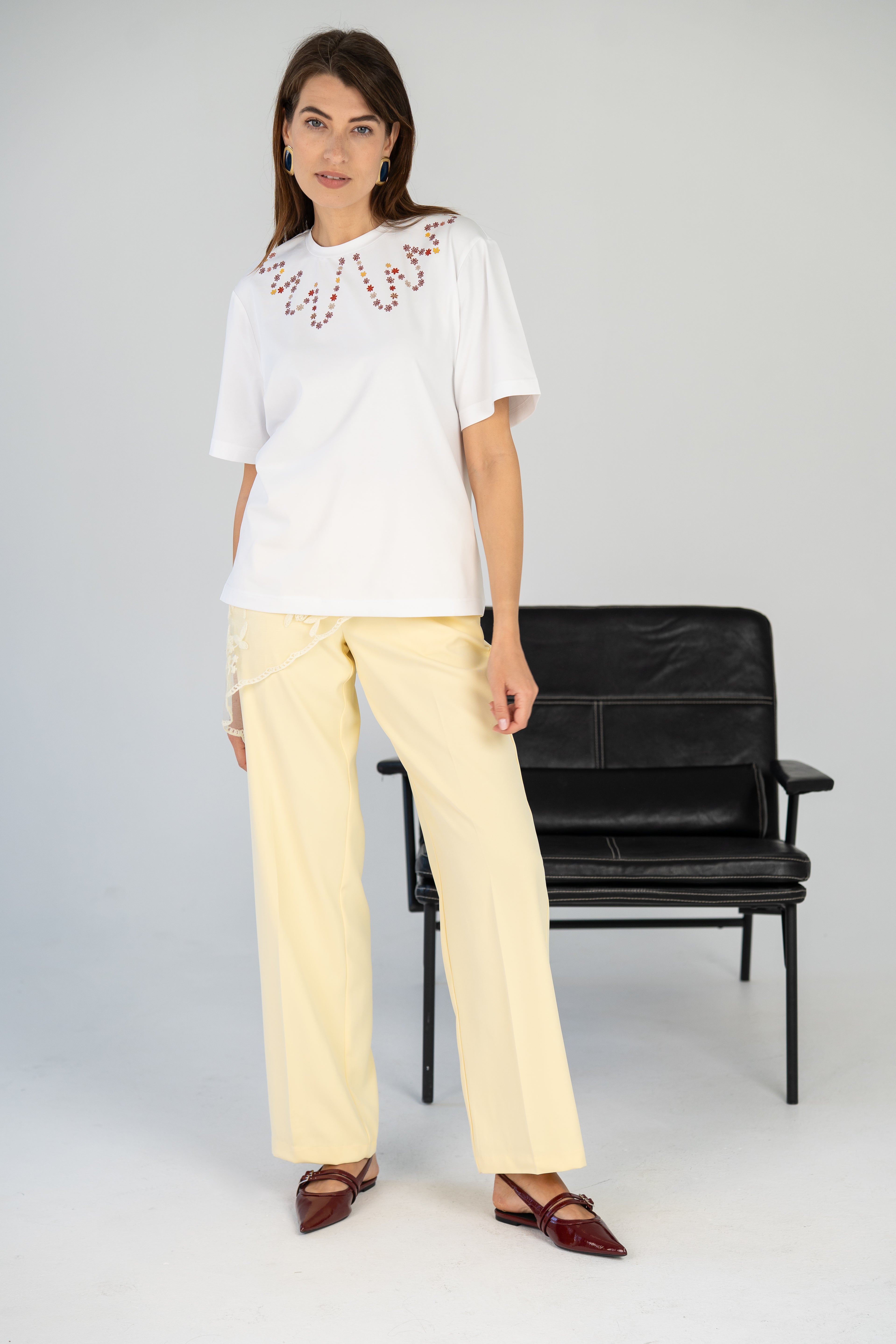 "MINIMALISTĖ", BALTI MARŠKINĖLIAI