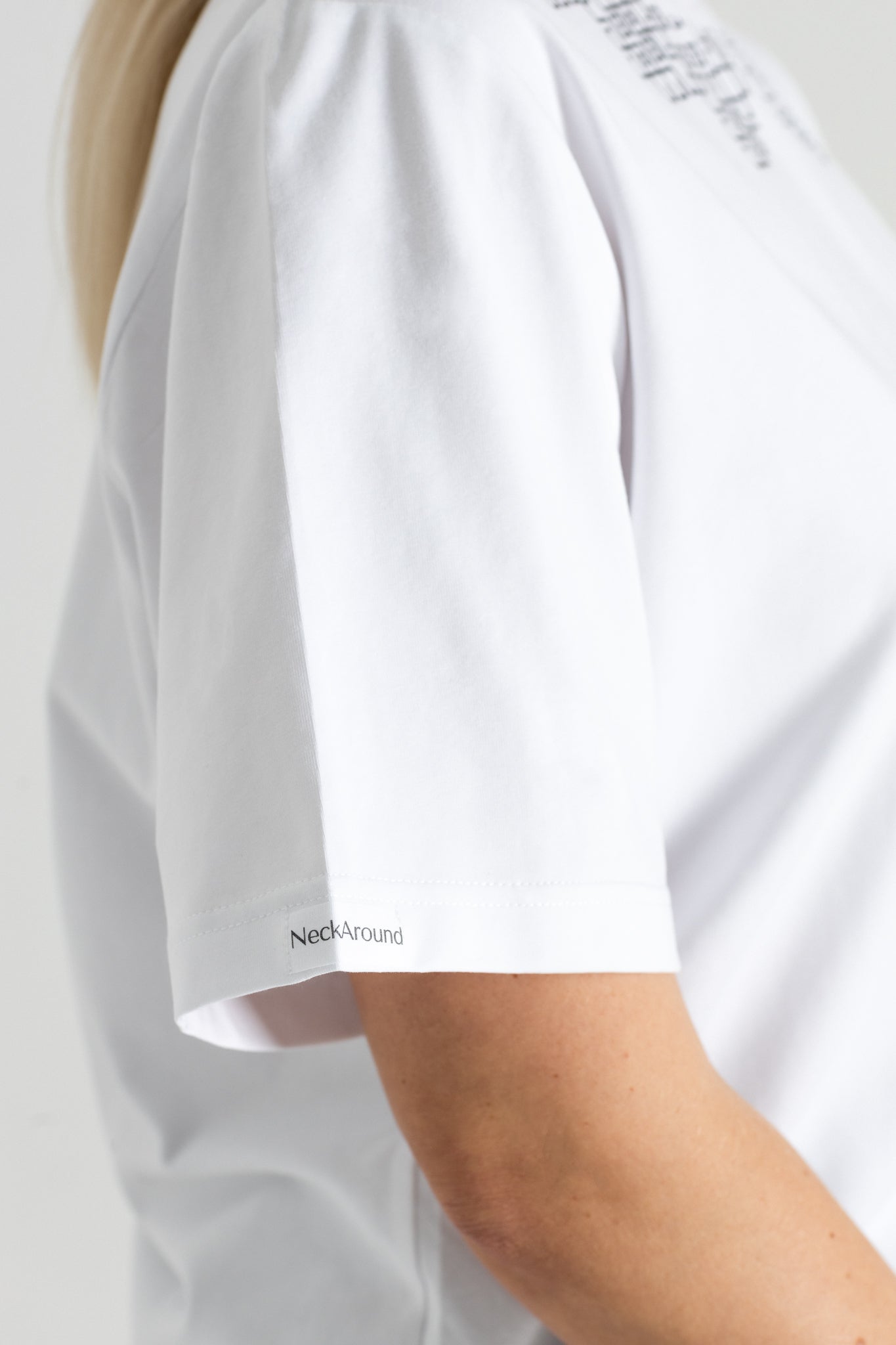 "KASPINAS", BALTI MARŠKINĖLIAI