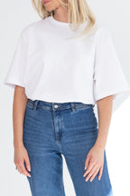 BALTI MARŠKINĖLIAI