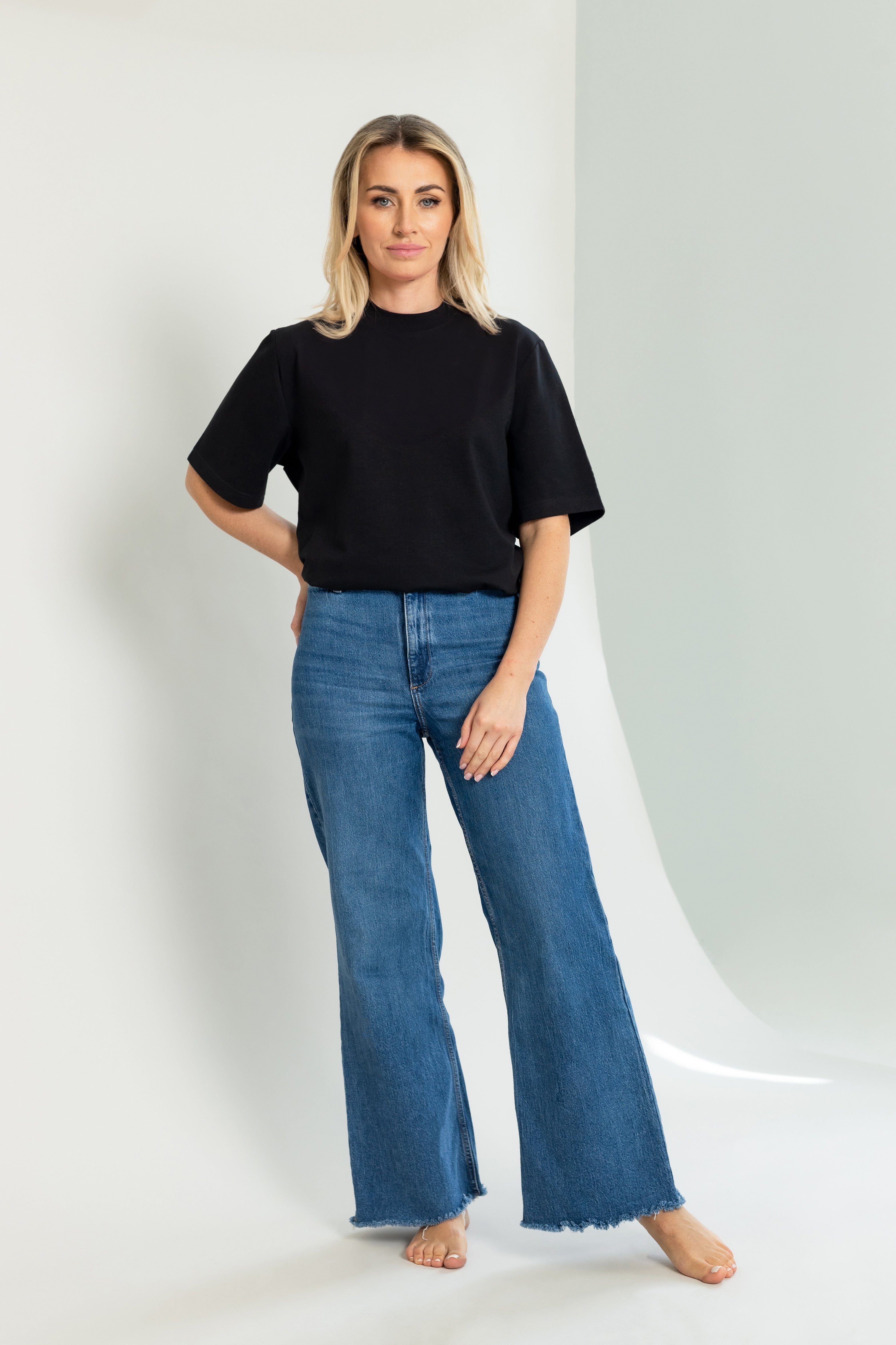 JUODI MARŠKINĖLIAI