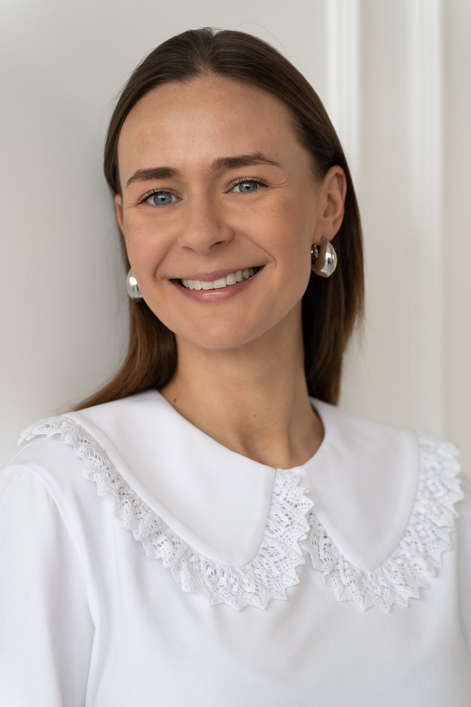 "VINTAŽINIAI", BALTI MARŠKINĖLIAI SU APYKAKLE