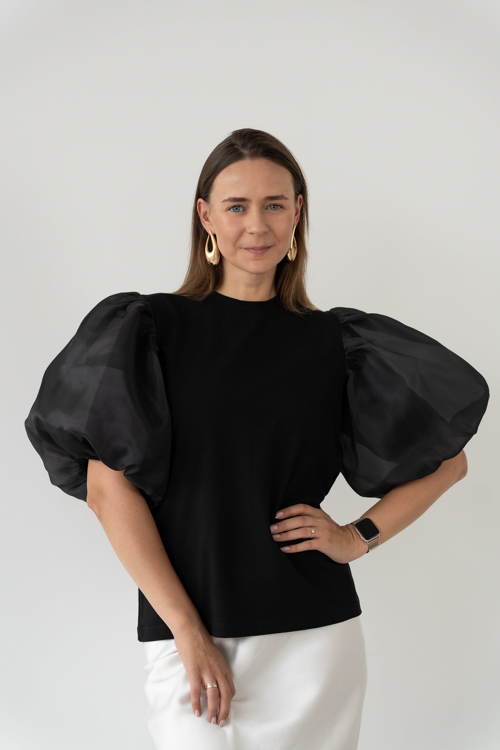 "PŪSTOS RANKOVĖS", JUODI MARŠKINĖLIAI