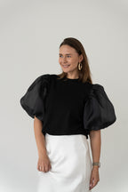 "PŪSTOS RANKOVĖS", JUODI MARŠKINĖLIAI