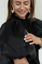 "PŪSTOS RANKOVĖS", JUODI MARŠKINĖLIAI