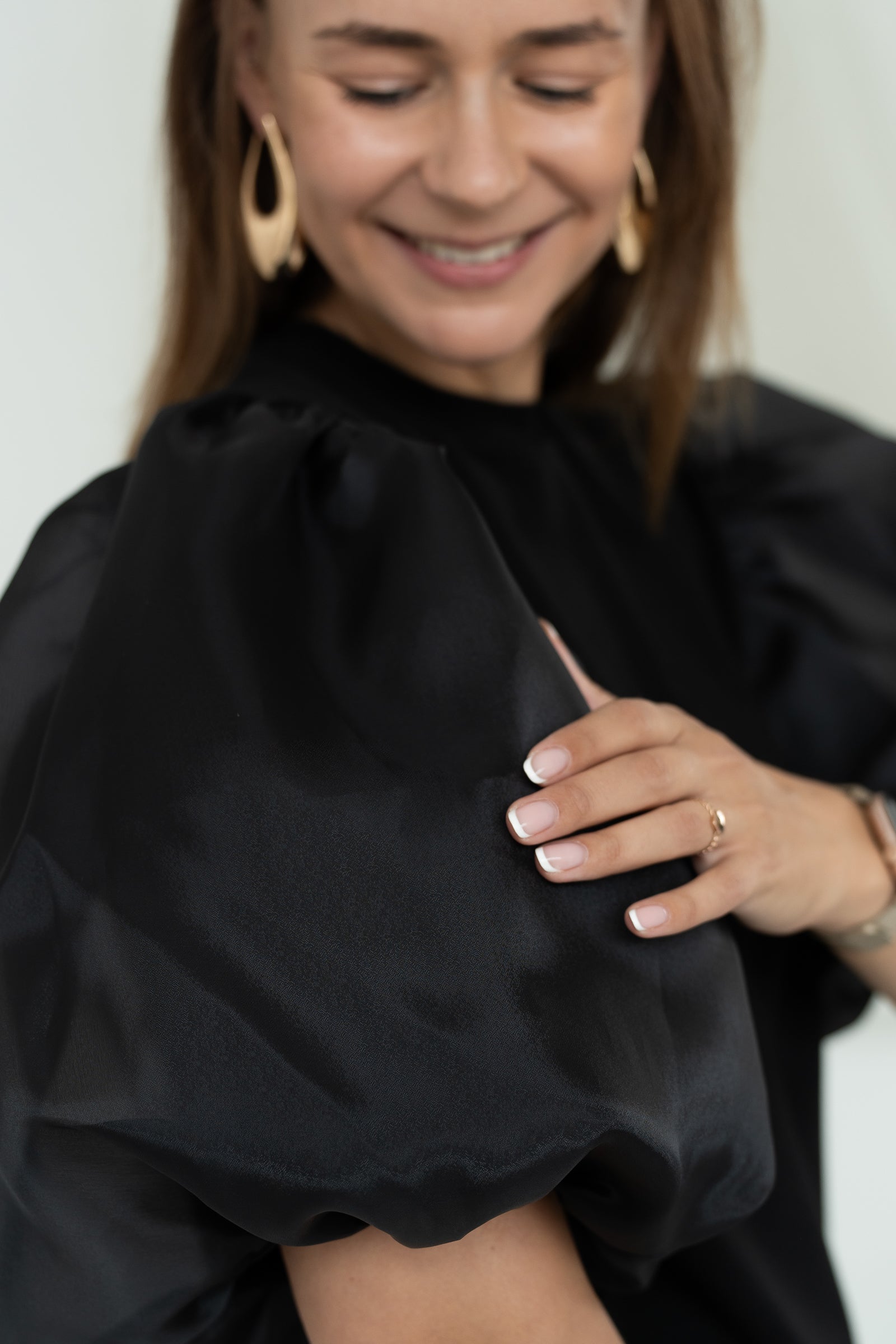 "PŪSTOS RANKOVĖS", JUODI MARŠKINĖLIAI