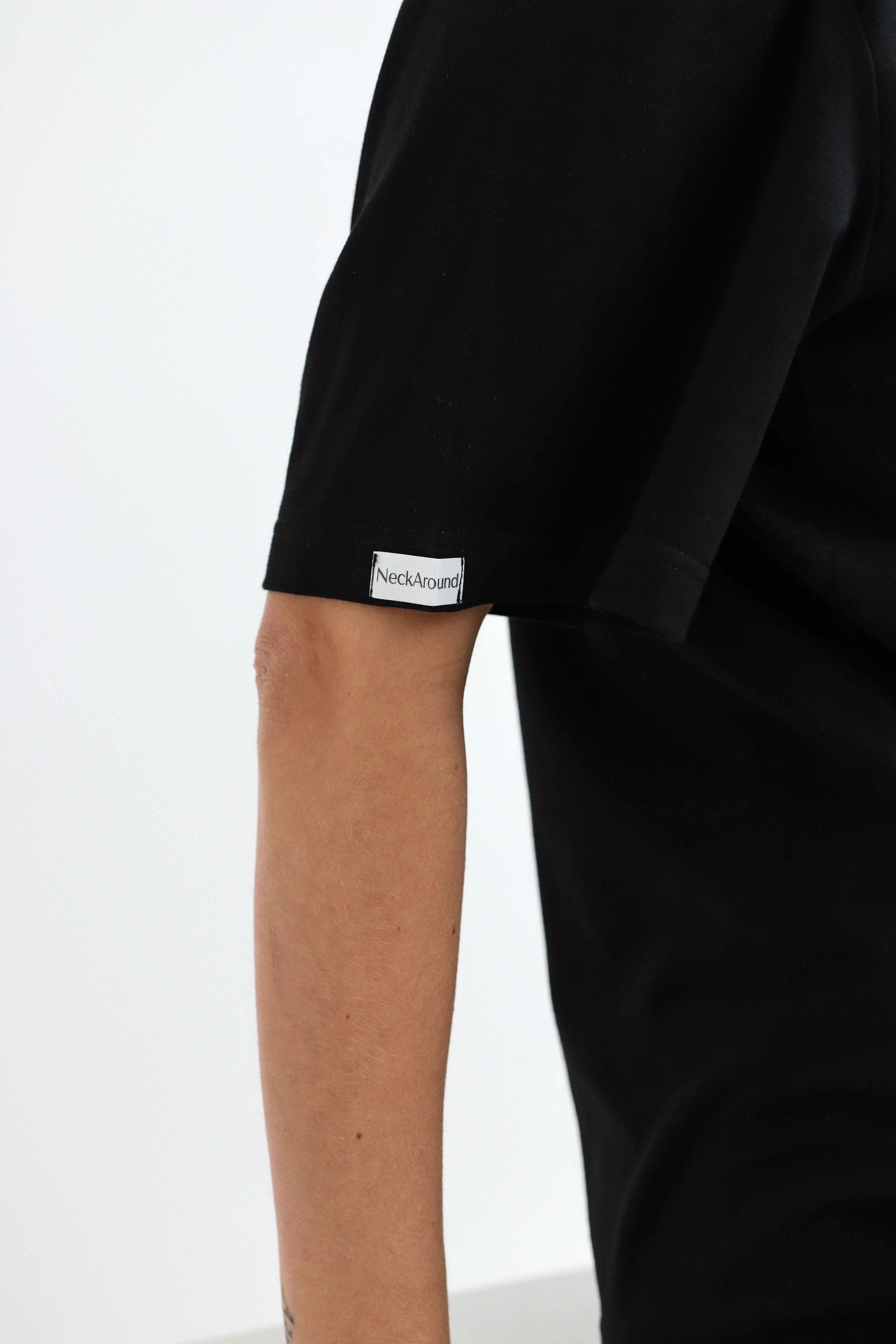 "GĖLIŲ MIŠKAS", JUODI MARŠKINĖLIAI