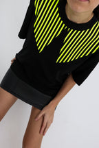 "ŠVIEČIANTYS BRŪKŠNELIAI", JUODI MARŠKINĖLIAI